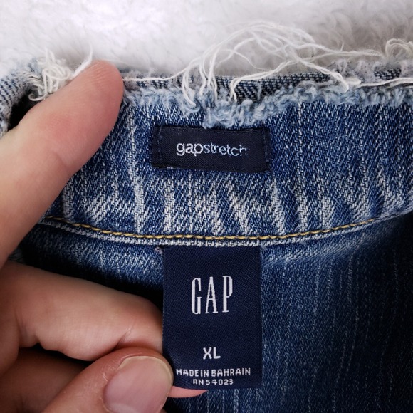 Gap Denim Jacket Fitted Trucker Style XL Blue Distressed Vintage 2000s Y2K - Picture 4 of 10